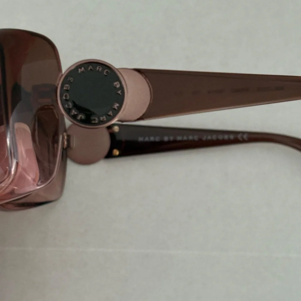 Marc‎ By MARC JACOBS Women's Sunglasses.